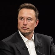 Elon Musk Wants Twitter to Take On Jamie Dimon
