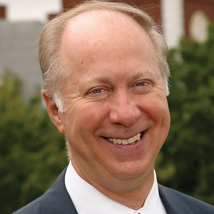 David Gergen professor of public service and founding director of the Center for Public Leadership