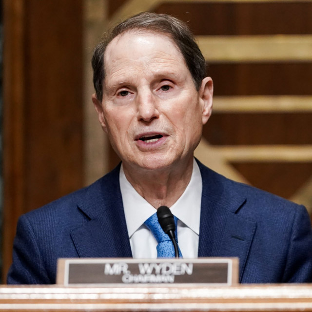 Sen. Wyden Targets Scaramucci, Others in Opportunity Zone Probe